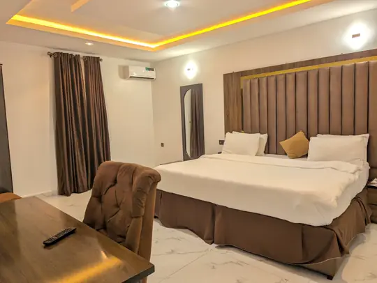 Horizon Suite, photo 12 of 15